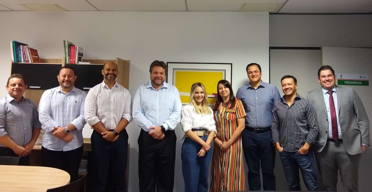 Equipe técnica da Junta Comercial de Goiás. 